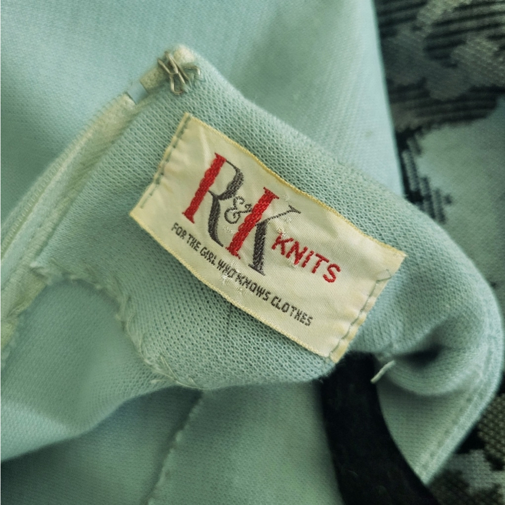 Vintage R&K Knits 1960s Mod Feather Cuff Dress - Picture 9 of 10